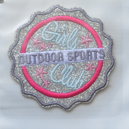 Girls club, 6  /  5 cm.