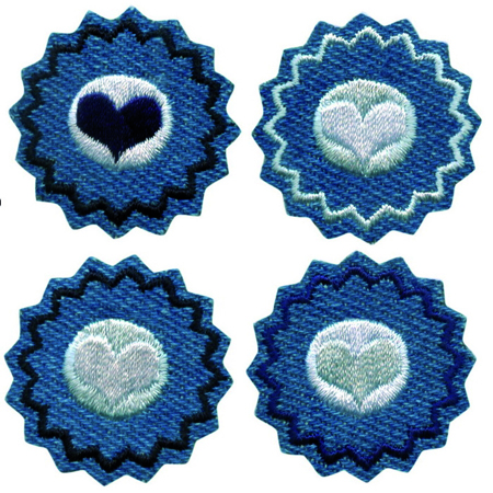 Coeurs, 3.3  /  3.3 cm.