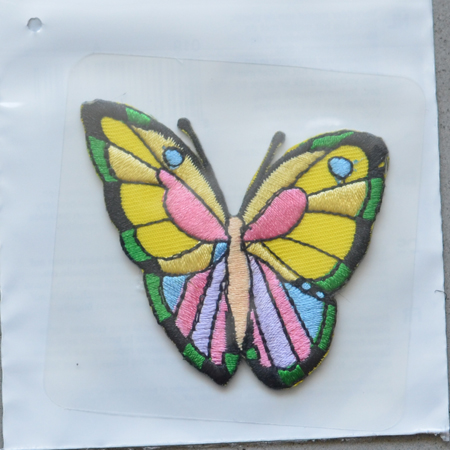 Papillon, 6.3  /  3 cm.